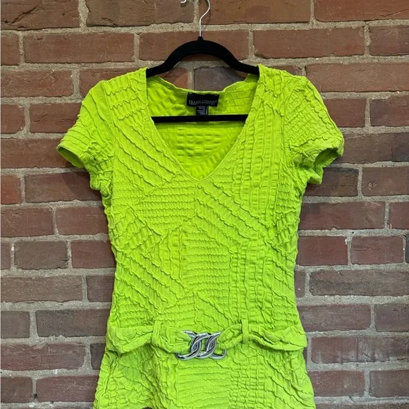 Frank Lyman Design Neon Green Textured Top - Picture 2 of 8